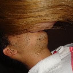 Odeio e amo. Porque o faço, talvez perguntes. Não sei. Mas sinto que é assim, e sofro com isso.