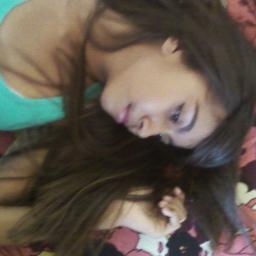 Eu sou uma pessoa legal as vezes um pouco chata vem twettar comigo !!!!!!!!!