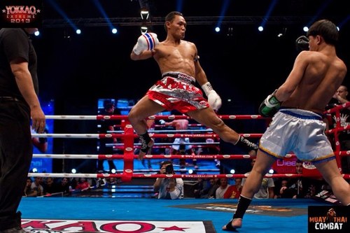 Saenchai MuaythaiGym sponsored by Yokkao