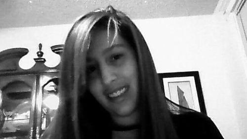 i'm 22 i'm single and i love my family and friends :)