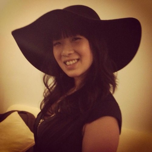 Live in London, work in fashion, and love baking!