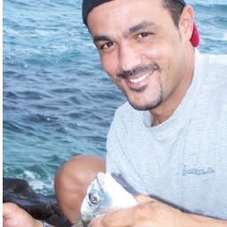 Comunicólogo, cancunense, amante de la pesca y de las hermosas Lore y Danahe