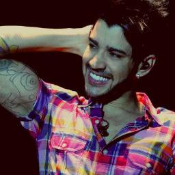 Quando se é apaixonada por um ídolo,se descobre que ele é na verdade,nada mais que um príncipe moderno, um anjo sem asas. @Gusttavo_Lima ❤