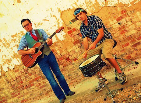 Two man alt-country band from East Texas/Arkansas We like playing loud music in smokey bars for cheap whiskey and folks of ill repute.http://t.co/tDwyP6RyTM