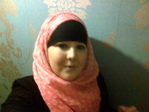 I am a muslimah living the struggles of every Day But finding my way through islam The best thing I ever did alhamdullillah !!! No Male followers please !!