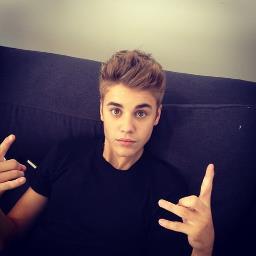 I LOVE ONE DIRECTION!!!! i also lovee Justin Bieber! he followed me on 2/16/10 i was soo happy! i cried and christian beadles on 3/5/10 100% DIRECTIONER!!