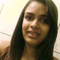 Deus/familia,amigos¹Das @AsElitesDeLuxo 'teimosa,desastrada,;;extrovertida e mto xaata ... :quer sabe mais segue ai!