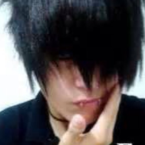 Hey my name is Alex..... Dm me I dont bite (at least not all the time) and bye