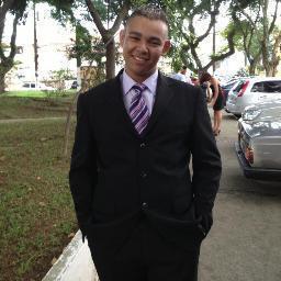 Os que andam comigo são poucos,porem verdadeiros. seja meu inimigo, mas não meu falso camarada...