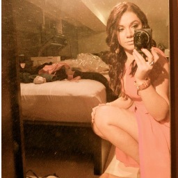 JuliaDumi's profile picture. 