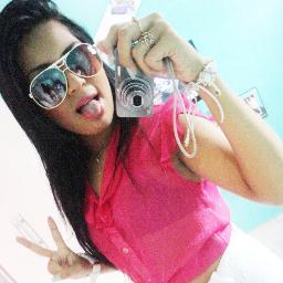 Muitos falam mal de pessoas que fazem coisas erradas mais poucos procuram saber o motivo, ninguém vive por viver , somos todos seres humanos !