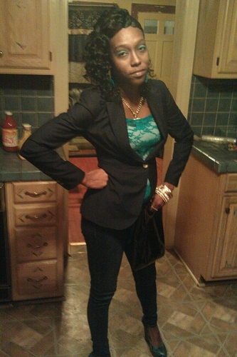 && I'm badd bitch && I dnt fucks wit many females cuz dey to MESSY don't TWATCH follow && I'll follow bck SIGNED:FIRST LADI