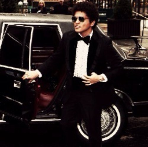 Imma BIG hooligan, Ill tell you that much! Follow me, i follow back! PEACE. DREAM. AND LOVE BRUNO. ✌ And wrestling