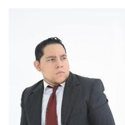 O tipico vagal que trabalha o dia inteiro.Comediante, Dj, locutor, cartunista, Publicitário e ator. Com um currículum impressionante desses, eu ralo sozinho!
