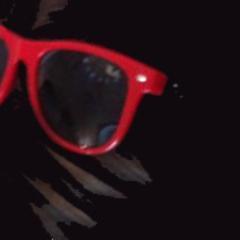 alitre's profile picture. Obsessed with all things online, music and art.