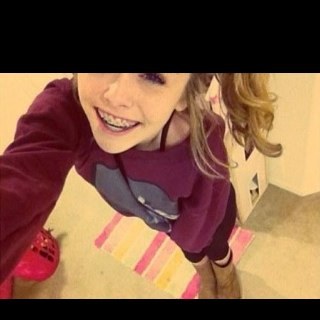 I love acacia she is my idol. Haters can hate I just won't listen. Acacia tweeted to me 1/30/13 at 11:57 pm and followed 1/31/13 at 12:22 pm #belieber/kitty