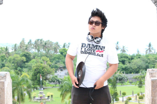 Bartender 69 Bali II http://t.co/eIcAjiA2OO II Alexanderbible