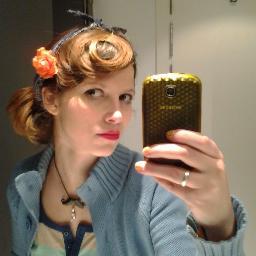 Literature, makeup, pin-up, steampunk, 50's blogger