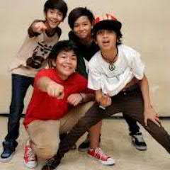 bella.smp muhammadiyah 5 ska,fans comet and soniq iqbaale.@dimaztrisnata.sayang comet and soniq slamanya ♥☺☀