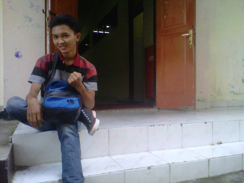 arievandid's profile picture. 