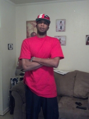 Bitch from that boot were we aint scared to shoot! Thunda City is my hood get it understood Fuck with my family i'll take u from urs u dig