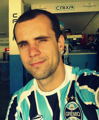Porto-alegrense, Ex-militar da FAB, Mecânico de Aeronaves, Administrador e GREMISTA acima de tudo. 🇧🇼🇧🇼