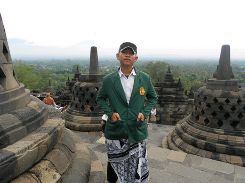 eky_rambu's profile picture. Kami muda tapi kami punya arti