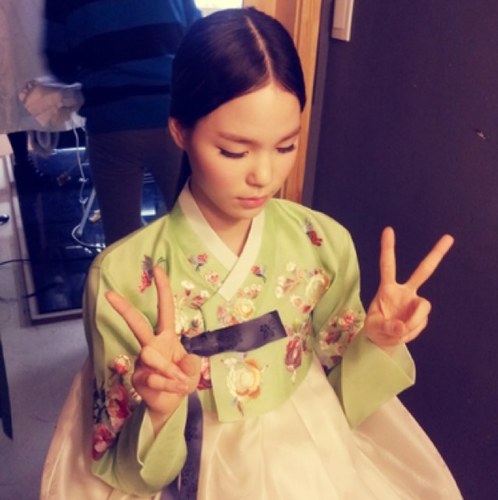 1995.8.15 174 cm esteem model 진정선 봇입니다.