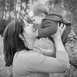 I'm a momma of 4, small business owner, and author of Bake My Day, Falling For You, and Mary & Bright.