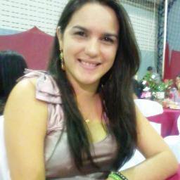 leonina ♌ ,19anos ,católica . *-*  Sonhar e não desistir !
