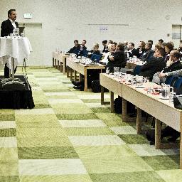 Tankelederskab formidler indsigt med særlig værdi for beslutningstagere. Vi skaber og rapporterer om tanker og handlinger, der former vores videnssamfund.