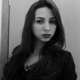 Quem me vê , me vê sorriso e vai ser sempre assim.