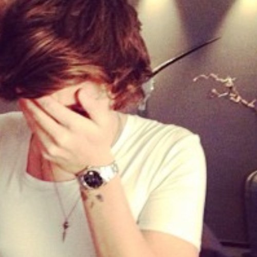 Free follow acc for @stylinsonstgram -i follow everyone who follows that acc^- ask for a shoutout/follow!!