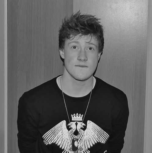 AlexIsVein15's profile picture. Im a Gingee! You should just go ahead and follow me!  (im not gay or homophobic)