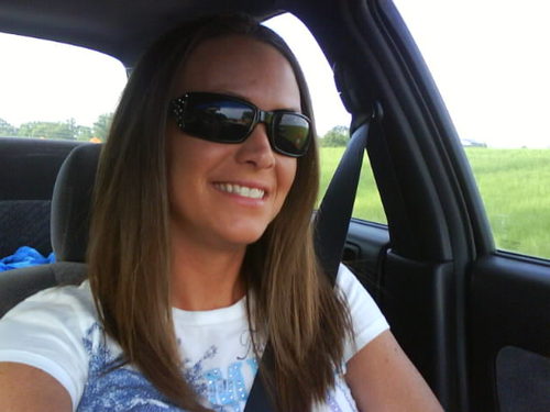 I'm 27 female. Divorsed and with a 5yr old son. I live in LA and i'm going to school for my paramedic license.