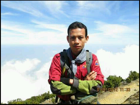 ujian bagaikan terik sinar mentari, hadir kedunia bersama berjuta karunia.....