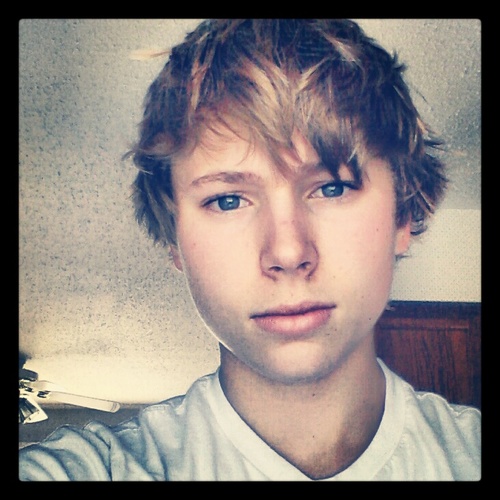 instagram@turbox444 snapchat@turbox444 Hear me sing on youtube on the link below