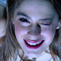 amo demais a Tini stoessel!