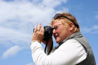 Houdt van fietsen, gadgets, fotografie, geocaching. Was sociaal werker in Harderwijk.