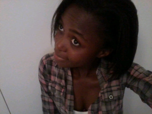 I am sweet,kind,loving caring,I can be ur worst nightmare if u mess wit me or my fwndz.....I am AWESOME....