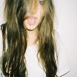 SraGrifin's profile picture. Princesa de Narnia, sí, vivo en un armario. ¿PROBLEMO?. De Madrid a Sevilla. Corriendo por los pasillos de Hogwarts con @SeisDelUno.