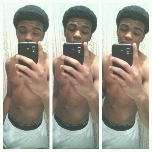 I hate fakes,Hate Liers,Im a ChrisBrown fan,i can carless about the beefin shxt,my hands is a perfect 10' #TeamChrisbrown #TeamIDGAF , FOLLOW @_icetea_cocaine