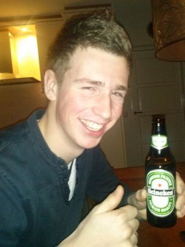 nickheuven's profile picture. (bass)gitarist, trots TTR lid