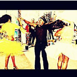 Professor, dançarino;/ Amante do Zouk
Lambazouk & Dança de Salão - Porto Seguro Bahia Brazil.
http://t.co/rmnfQN29