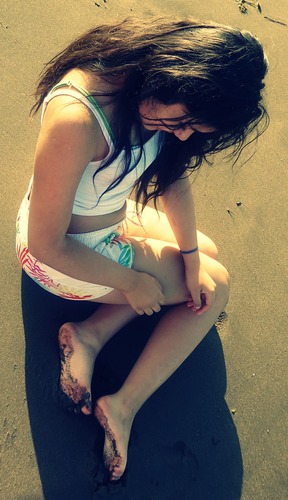 Holi... me llamo francisca soi simpatica,tierna & sociable   . No soi pesada:c pero con la gente ordinaria si si queri que te siga dime & me sigues tambien♥.♥