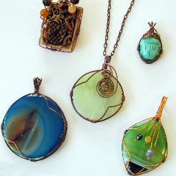 We are local Richmond Artists, specializing in Jewelry Design, Jewelry Repair, Workshops, Kid's Parties, Gold Buying, Gemstones, Sterling Silver & more!