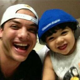 Procuro em tudo que vejo Algo que lembre vc Mas nunca encontro nada Que substitua vc ! @WesleySafadao TE VIVO ! Since::04/04 / / . Dona:: @thammyresA