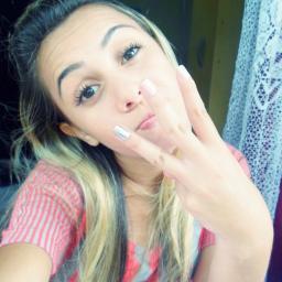 É preciso amar as pessoas como se não houvesse amanhã, porque se você parar para pensar, na verdade não há.