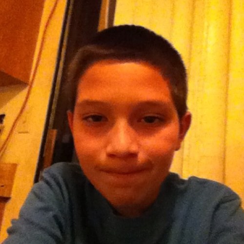 I am 13 i love titties and i skateboard✌