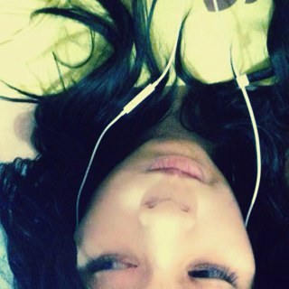 Hi ! I'm from Perù and I 14 years old n.n.......... My idol is @justinbieber (follow me) 3 :) and I'm BELIEBER 3